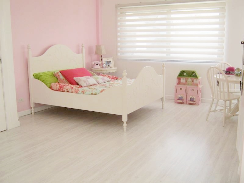 Dumafloor White Pine Laminate Flooring - Bed Flooring Project